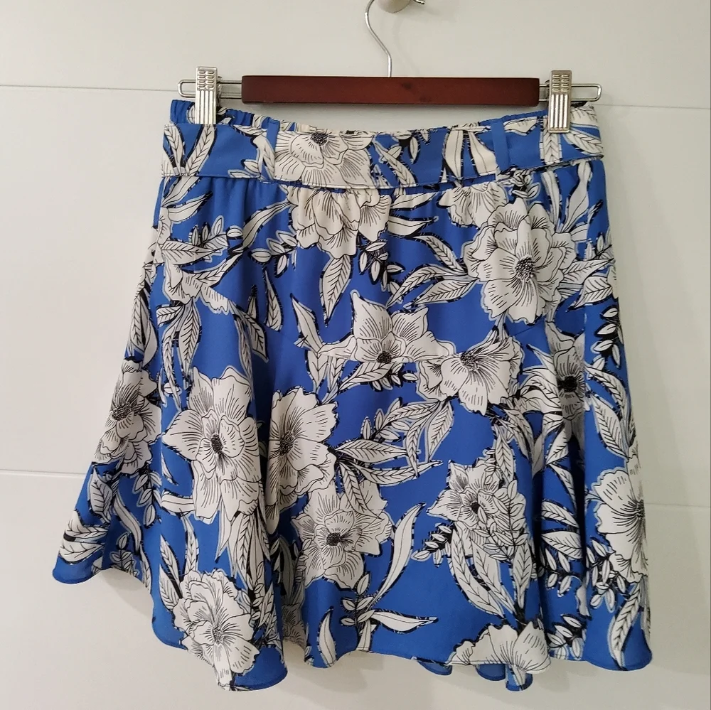 Lovers + Friends Belted Fountain Skirt in Riviera Floral Mini Skitr Size M